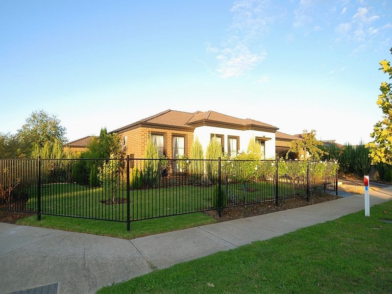 68 Livingstone Boulevard, Pakenham VIC 3810