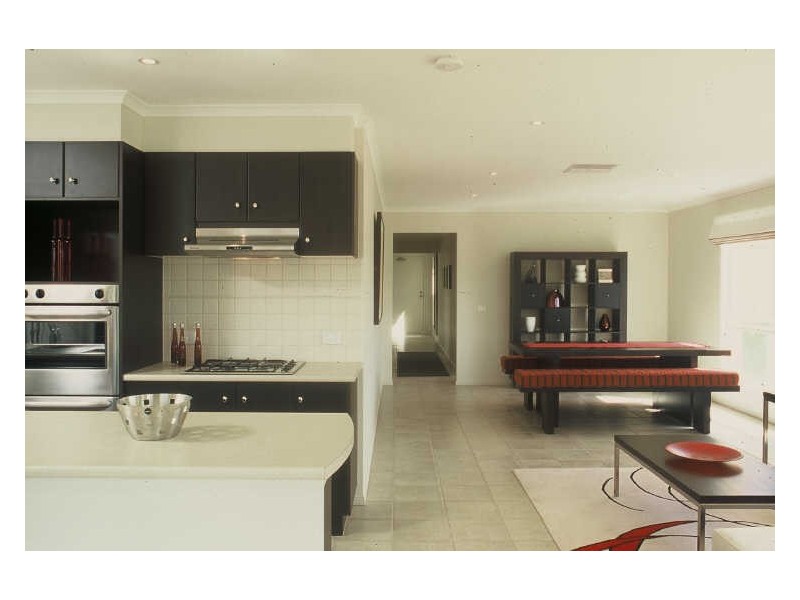 15 Creekwood Avenue, Pakenham VIC 3810