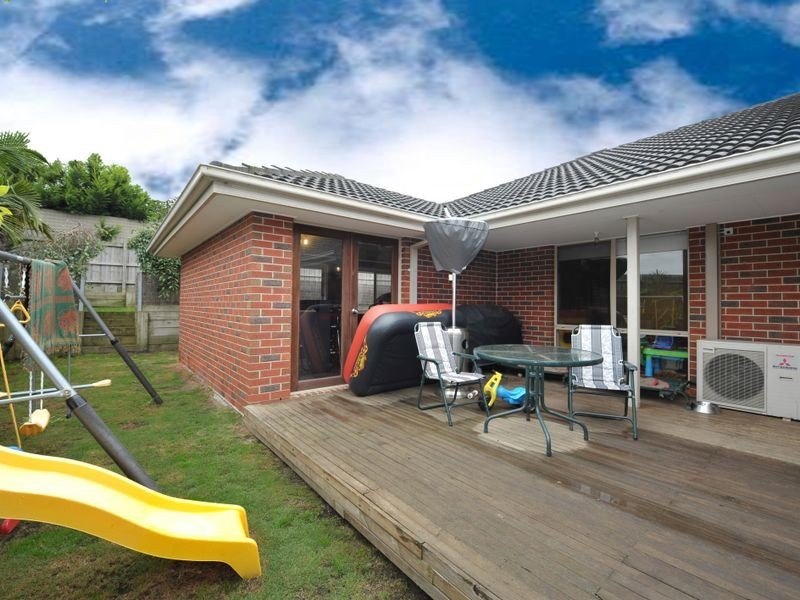 48 Ebony Drive, Pakenham VIC 3810