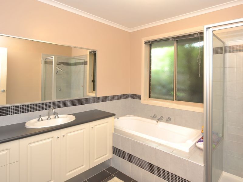 48 Ebony Drive, Pakenham VIC 3810