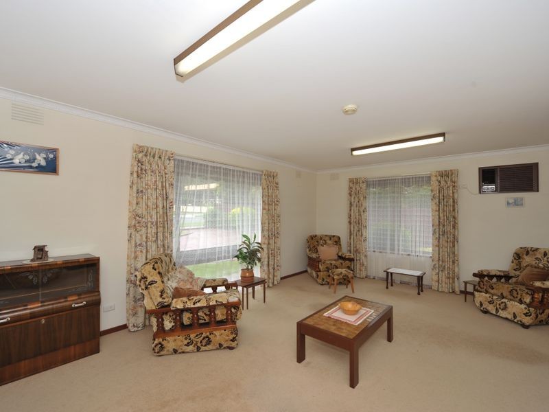 10 Atkins Road, Pakenham VIC 3810