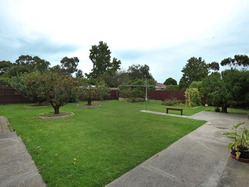 10 Atkins Road, Pakenham VIC 3810