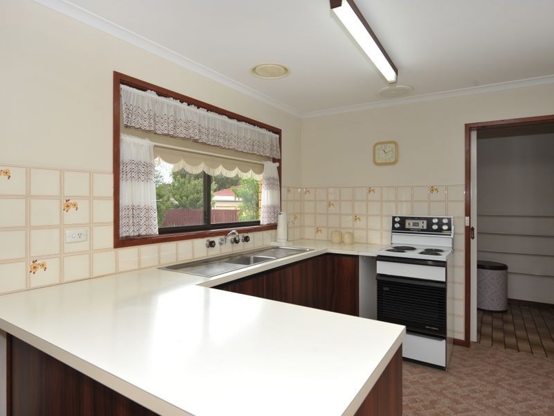 10 Atkins Road, Pakenham VIC 3810