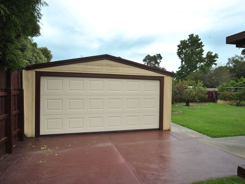 10 Atkins Road, Pakenham VIC 3810