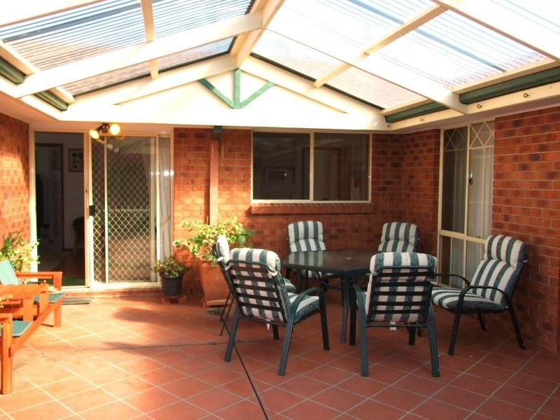 18 Mcmaster Court, Pakenham VIC 3810