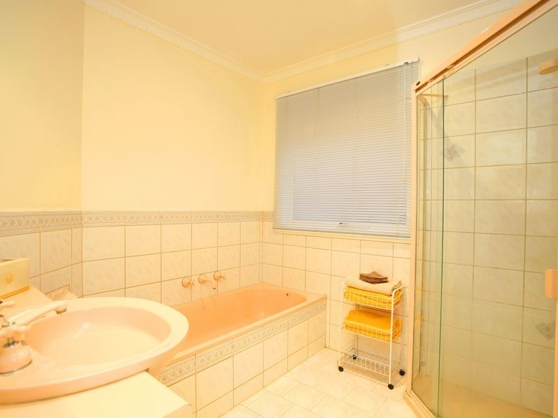 48 Aberdeen Heights, Pakenham VIC 3810