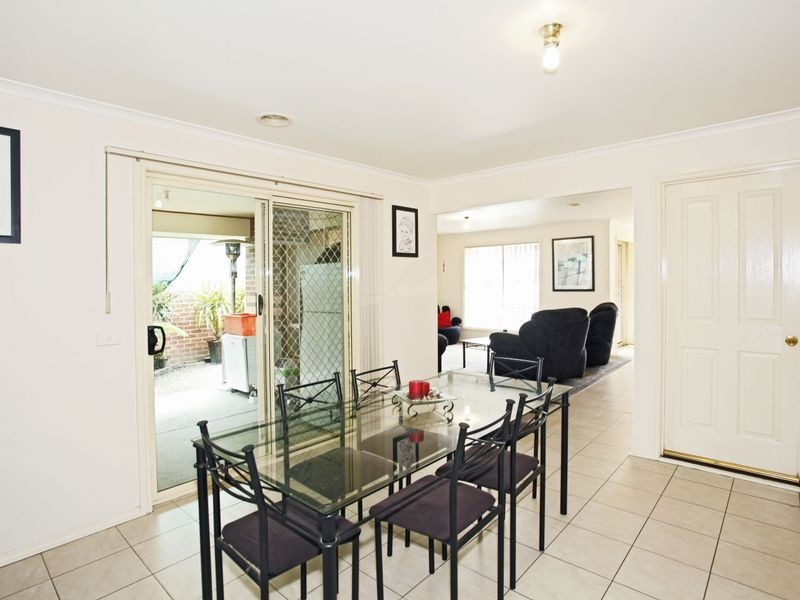 6 Streeton Court, Pakenham VIC 3810