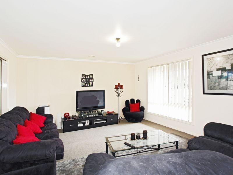 6 Streeton Court, Pakenham VIC 3810