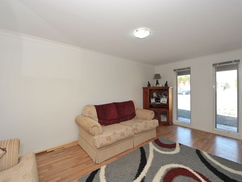 8 Caspian Chase, Pakenham VIC 3810