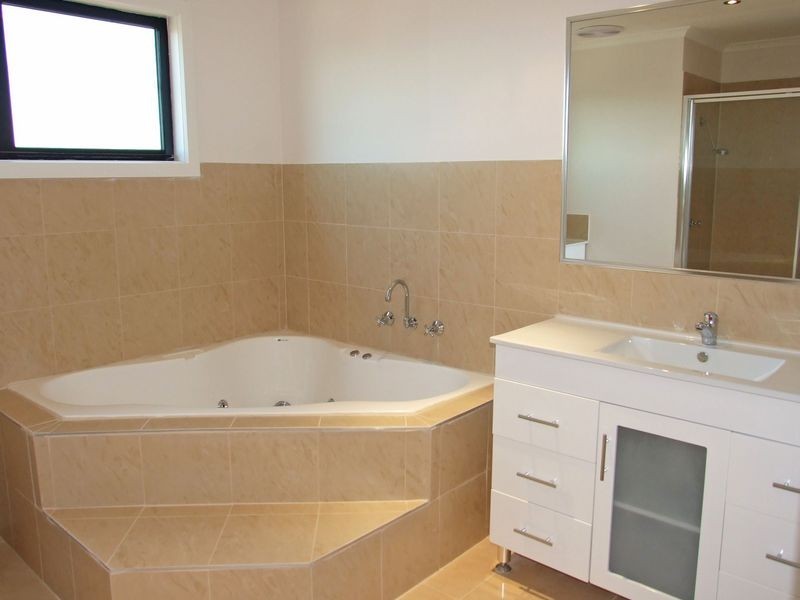 10 Georgetown Way, Officer VIC 3809