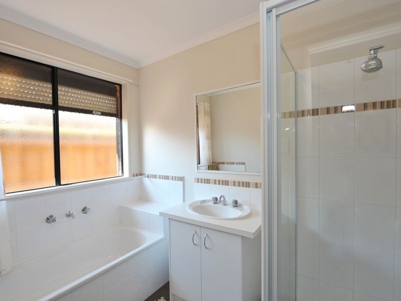 34 Parman Avenue, Pakenham VIC 3810