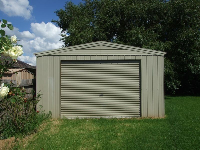 13 Osborn Grove, Pakenham VIC 3810