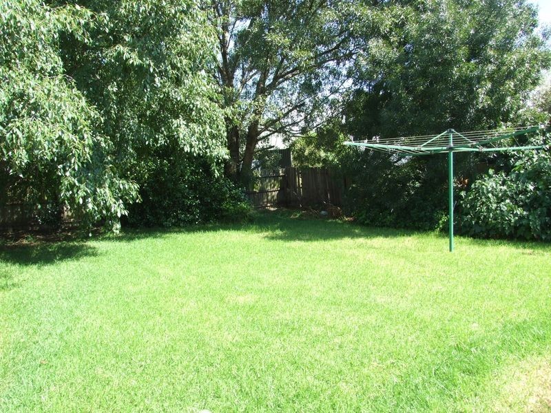 13 Osborn Grove, Pakenham VIC 3810