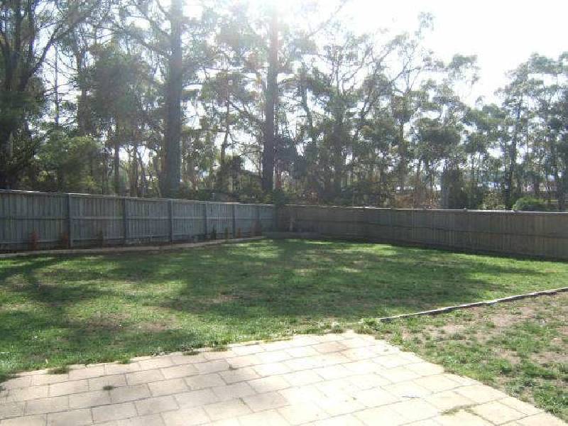 27 Stockmans Circuit, Pakenham VIC 3810