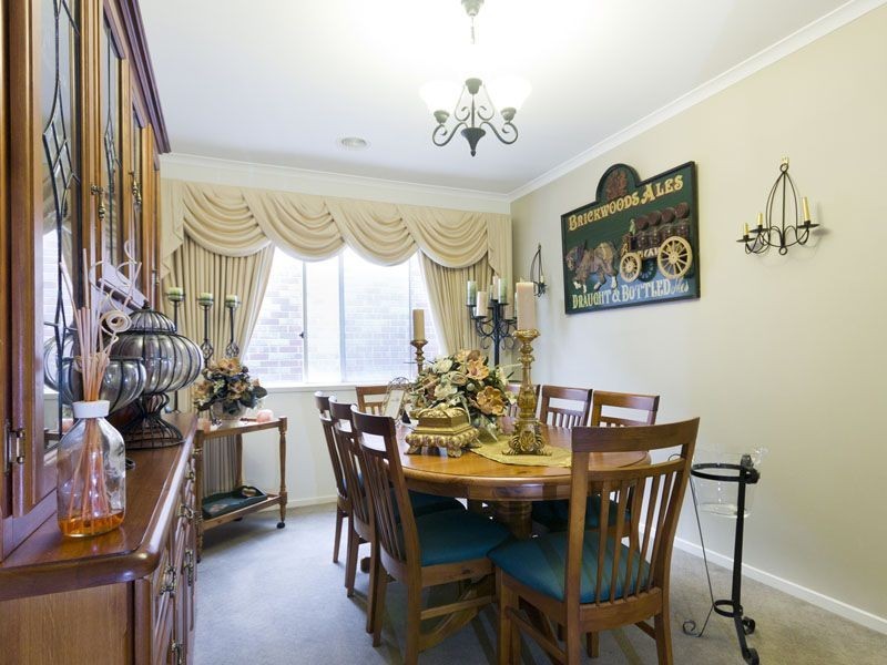 11 Fallingwater Drive, Pakenham VIC 3810