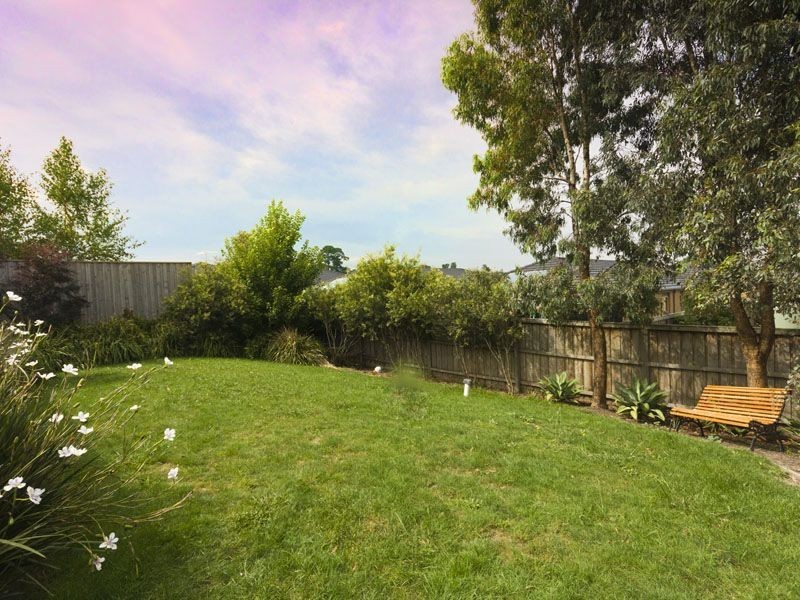 11 Fallingwater Drive, Pakenham VIC 3810