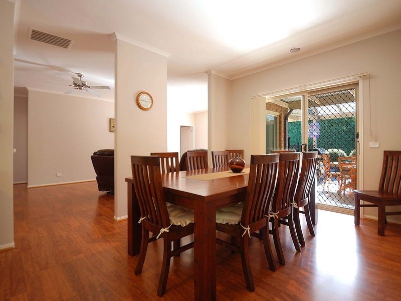 6 Yarra Close, Pakenham VIC 3810
