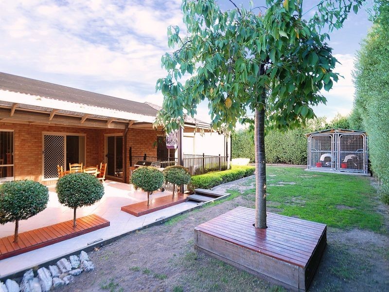 6 Yarra Close, Pakenham VIC 3810