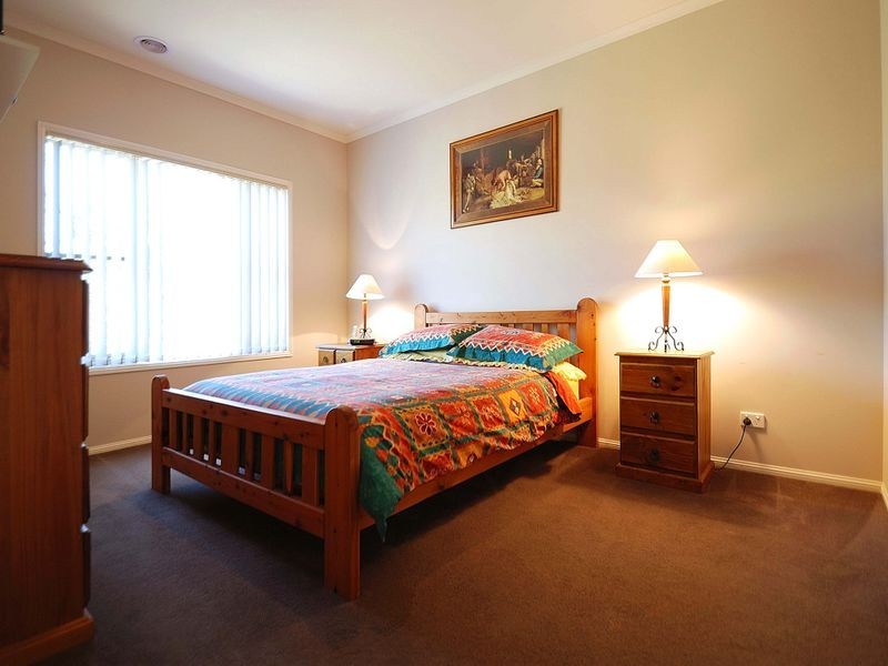 6 Yarra Close, Pakenham VIC 3810