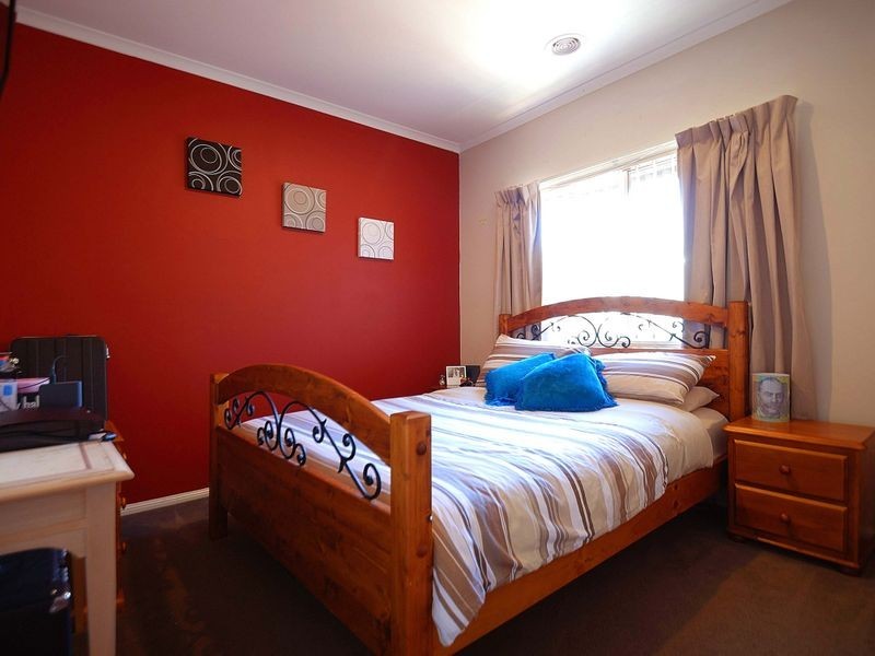 6 Yarra Close, Pakenham VIC 3810