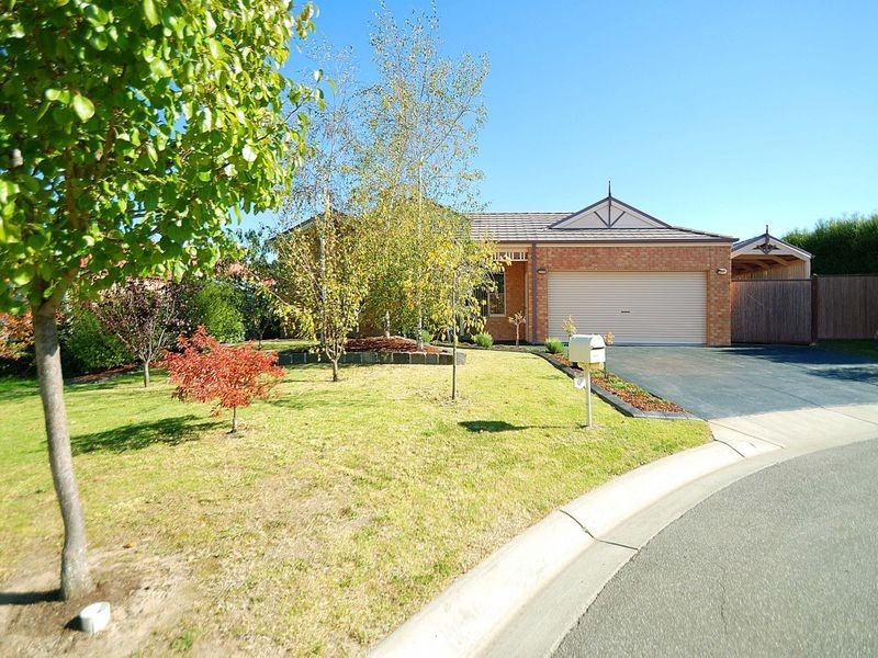 6 Yarra Close, Pakenham VIC 3810