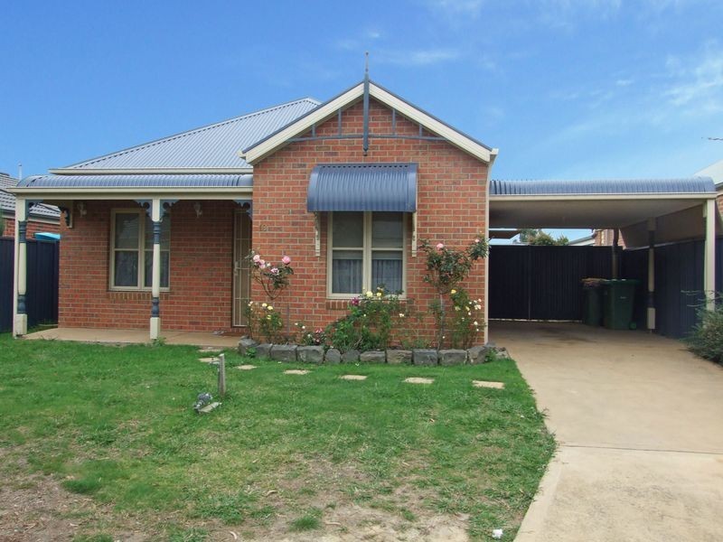 10 Stringy Bark Circuit, Pakenham VIC 3810