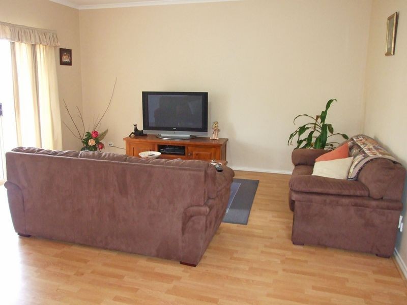 10 Stringy Bark Circuit, Pakenham VIC 3810