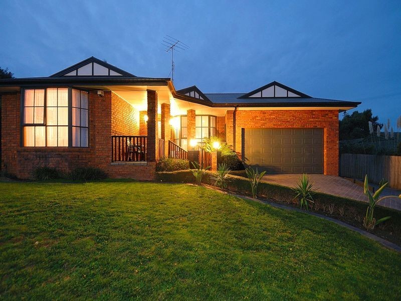 6 Elizabeth Court, Pakenham VIC 3810