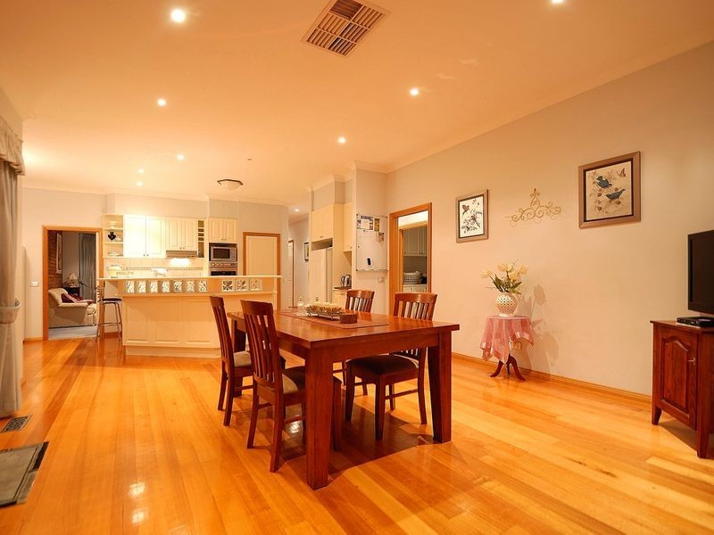 6 Elizabeth Court, Pakenham VIC 3810