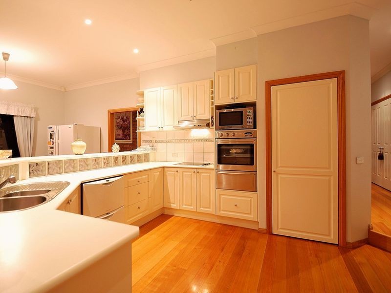 6 Elizabeth Court, Pakenham VIC 3810