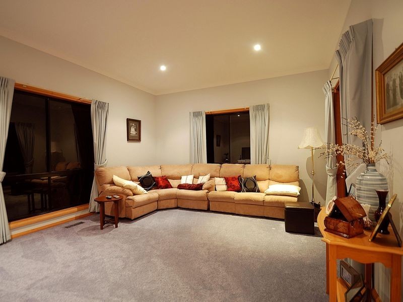 6 Elizabeth Court, Pakenham VIC 3810