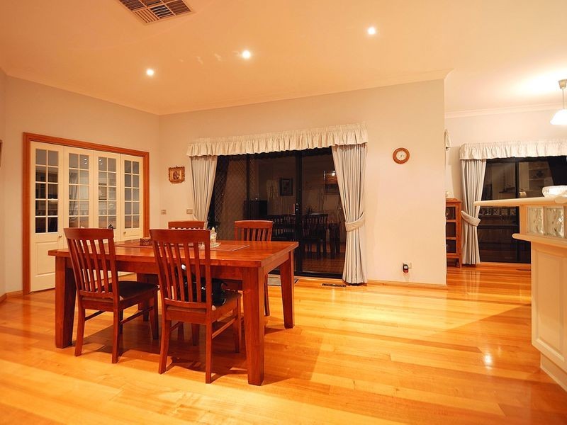 6 Elizabeth Court, Pakenham VIC 3810