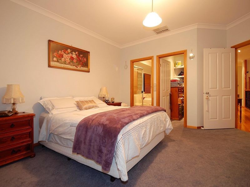 6 Elizabeth Court, Pakenham VIC 3810