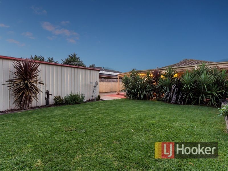 52 Parman Avenue, Pakenham VIC 3810