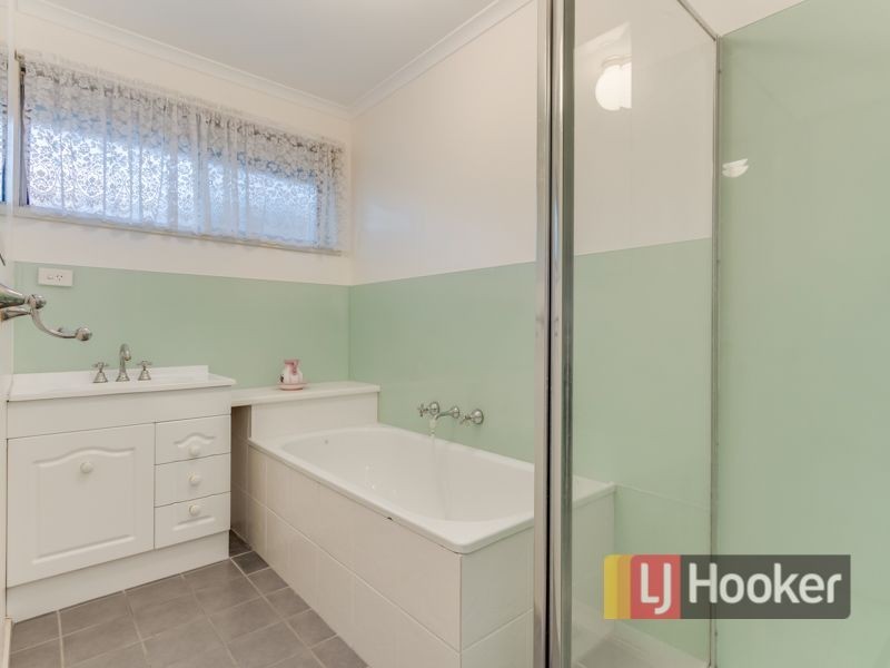 52 Parman Avenue, Pakenham VIC 3810