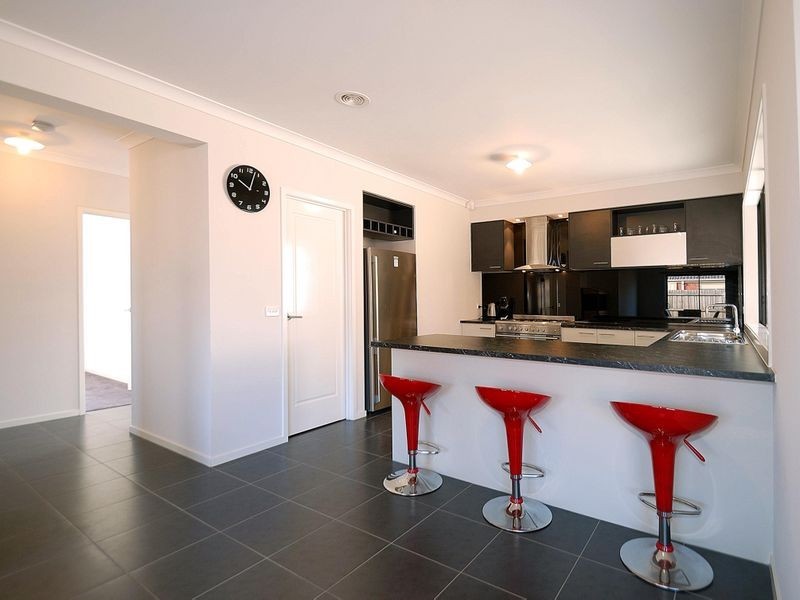 15 Clifford Drive, Pakenham VIC 3810