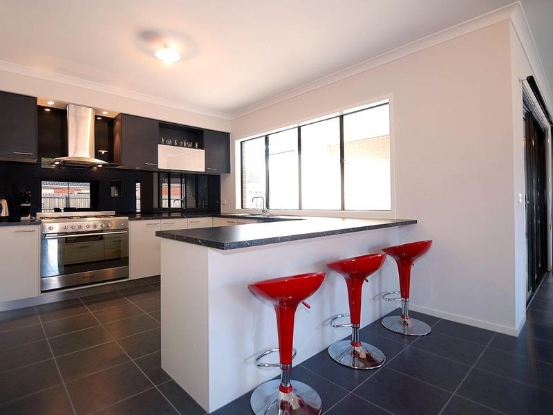 15 Clifford Drive, Pakenham VIC 3810