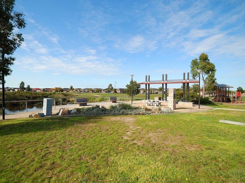 15 Clifford Drive, Pakenham VIC 3810