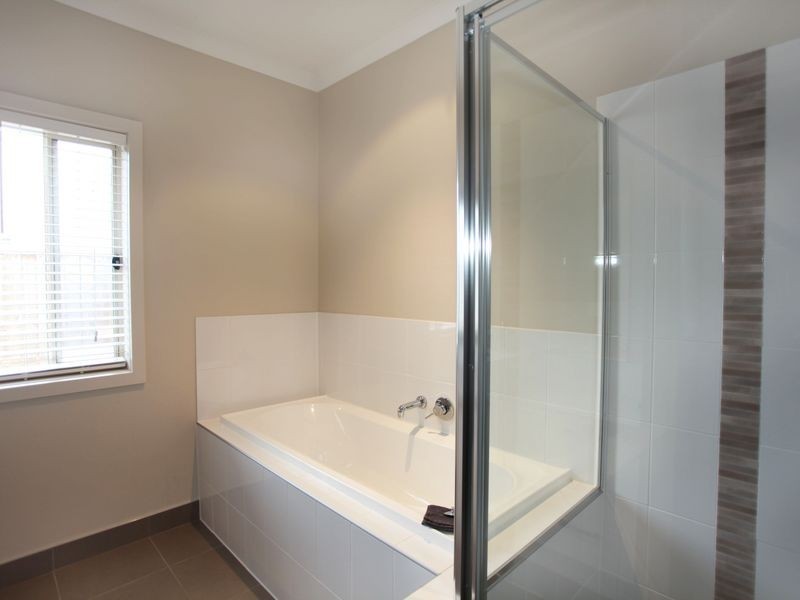 73 Arena Parade, Officer VIC 3809