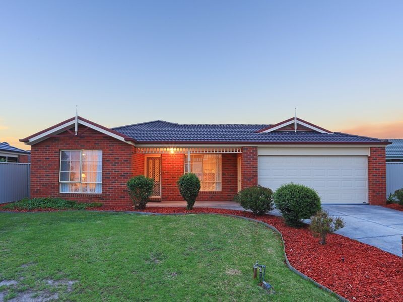 4 Buchan Green, Pakenham VIC 3810