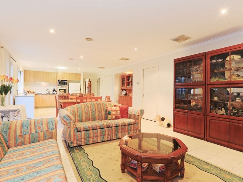 4 Buchan Green, Pakenham VIC 3810