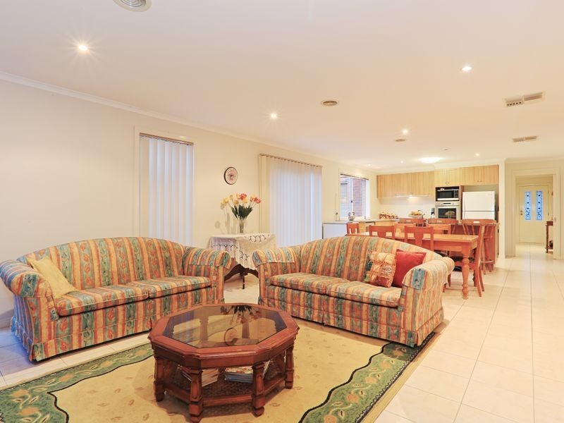 4 Buchan Green, Pakenham VIC 3810