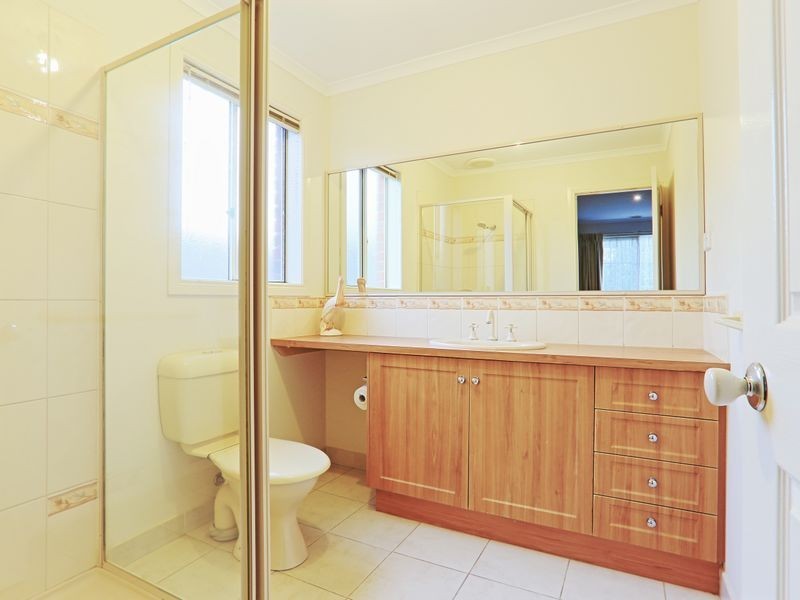 4 Buchan Green, Pakenham VIC 3810