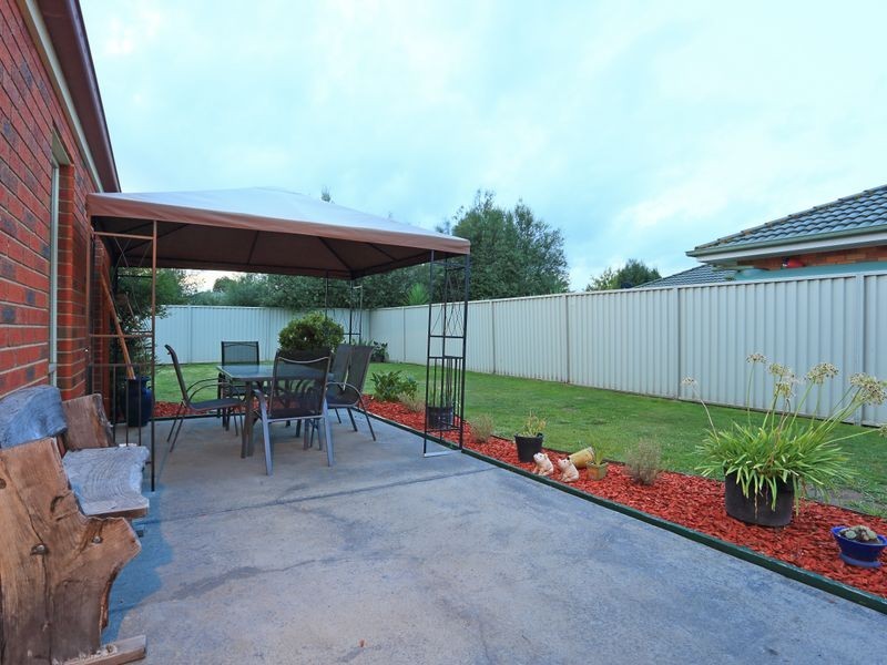 4 Buchan Green, Pakenham VIC 3810