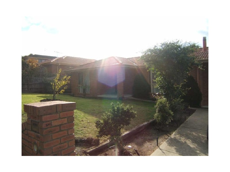 17 Mikkell Court, Pakenham VIC 3810
