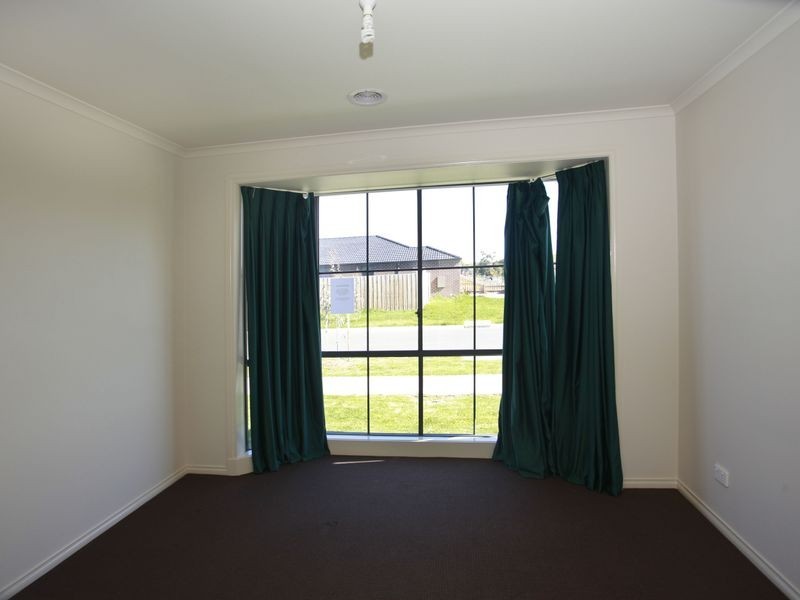 30 Pomegranate Way, Pakenham VIC 3810