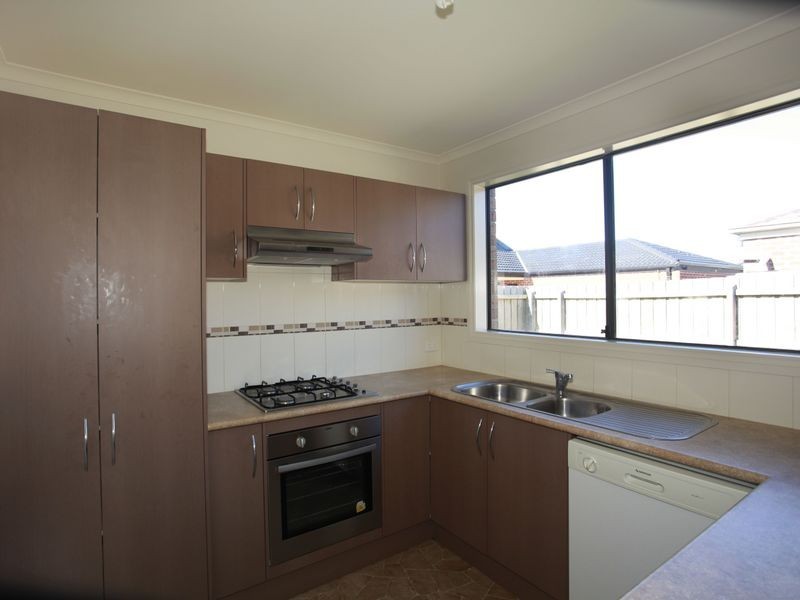 30 Pomegranate Way, Pakenham VIC 3810