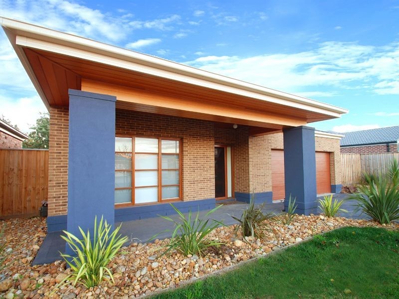 3 Mia Drive, Pakenham VIC 3810