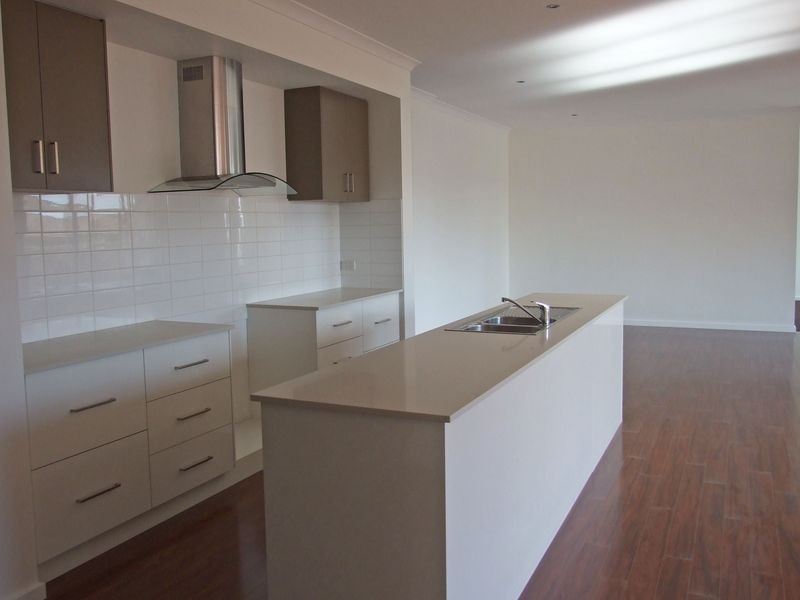 27 Landy Circuit, Pakenham VIC 3810