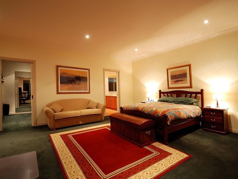 84 Murrawong Road, Maryknoll VIC 3812